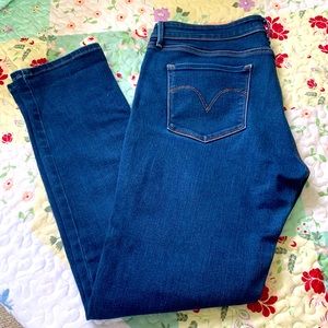 Levi’s mid rise skinny